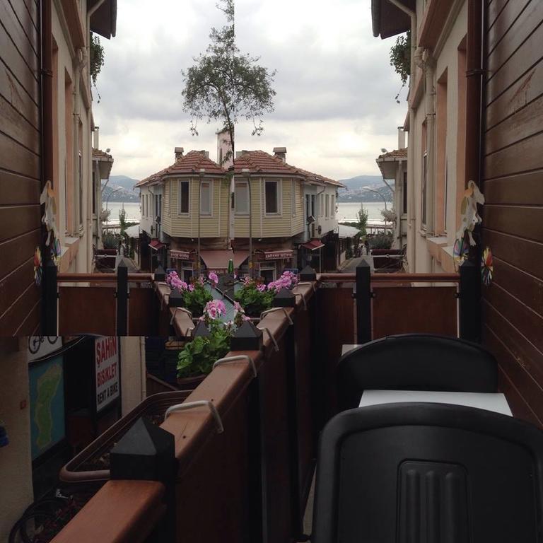 Cicekli Yali Hotel Бююкада Номер фото