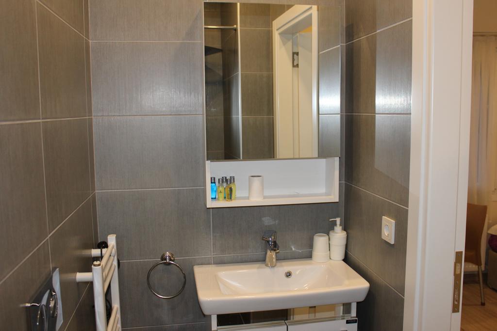 Cicekli Yali Hotel Бююкада Номер фото